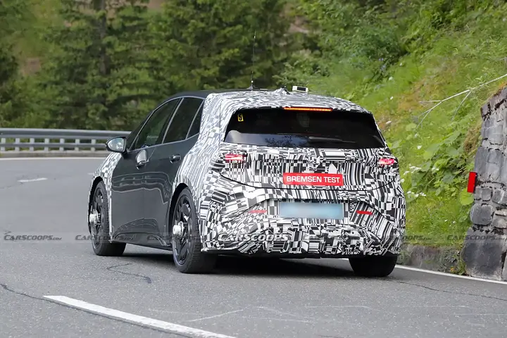 Cupra-Born-facelift-exif-00011-2048x1367