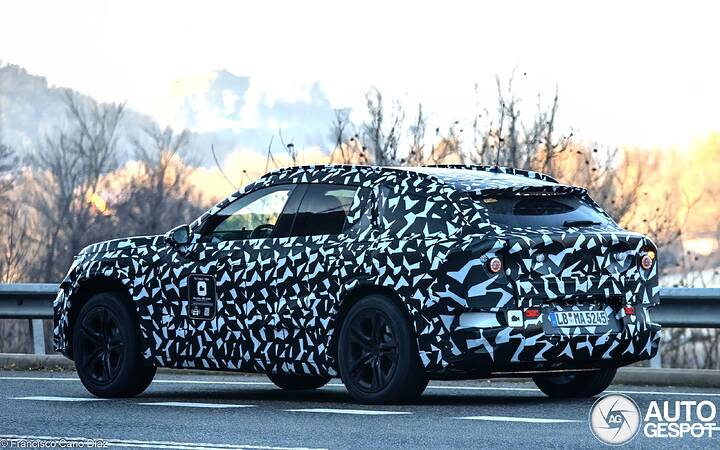 mercedes-amg-suv-32384-c960405122025150622_7