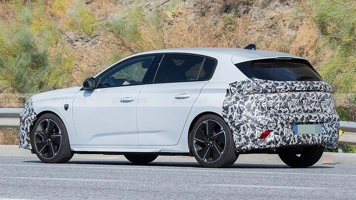 Cazado el nuevo Peugeot 308, descubre la renovación que desafía al Golf en estas fotos espía 12