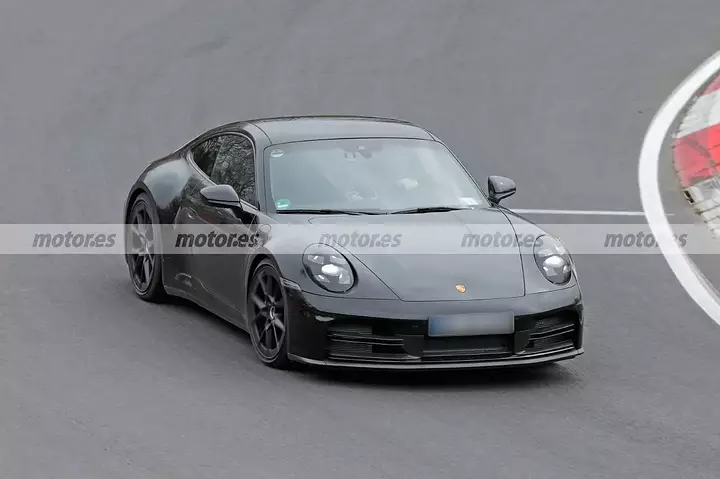 porsche-911-facelift-2024-fotos-espia-nurburgring-2024101745-1714068754_2