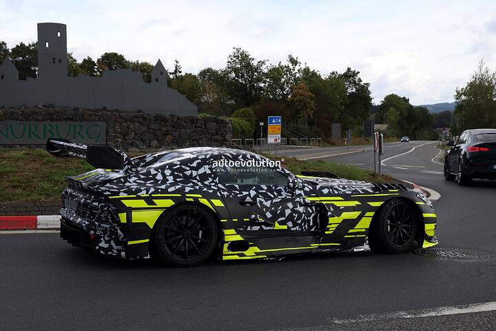mercedes-amgs-new-gt-black-series-looks-like-a-track-monster-in-fresh-scoops_9