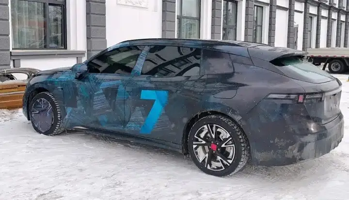 Lynk & Co 07 Travel Edition Wagon Spotted_newcarscoops_800x460