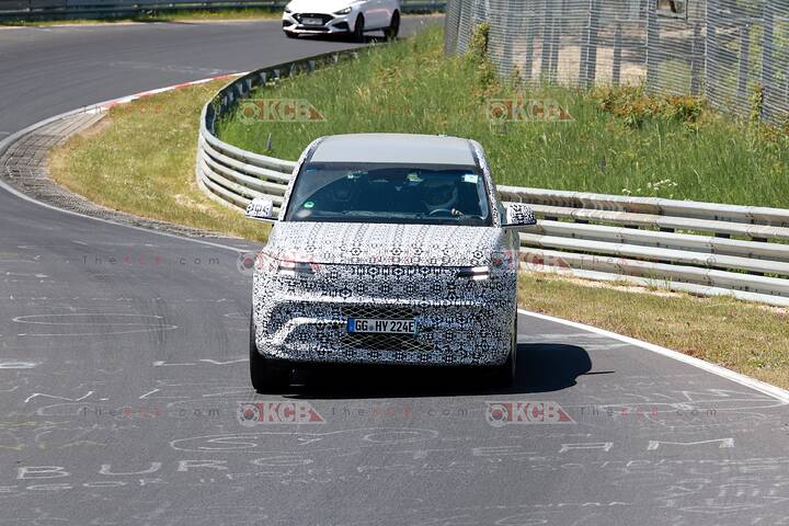Genesis-GV90-loses-camouflage-nurburgring-5