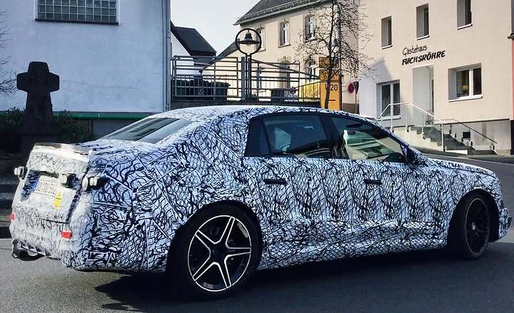 💥💥💥💥💥First spyshots 2028 Mercedes-AMG E-Class EQ caught testing near Nürburgring #amg #amge