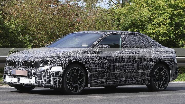 bmw-i3-2026-fotos-espia-luces-2025109934-1757017969_8