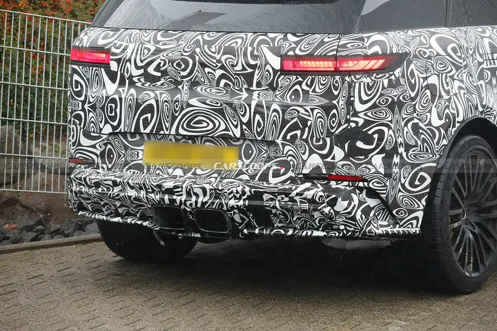 2027-Range-Rover-Sport-SV-1029-17-2048x1366