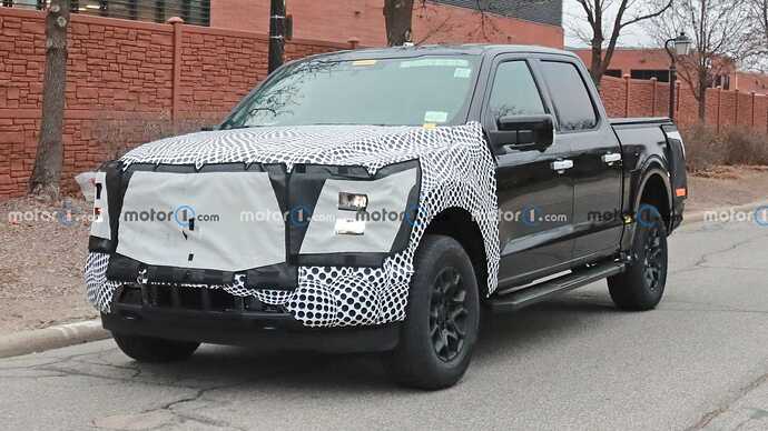 2024-ford-f-150-lariat-front-view-spy-photo (1)