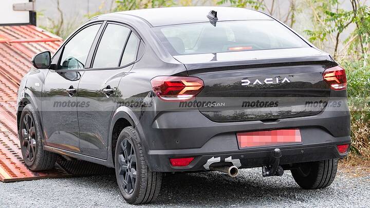 dacia-logan-2026-fotos-espia-2025108609-1749557909_13