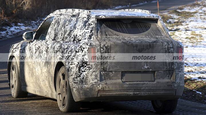 rolls-royce-suv-electrico-newcarscoops-2028-2026112302-1769702401_24