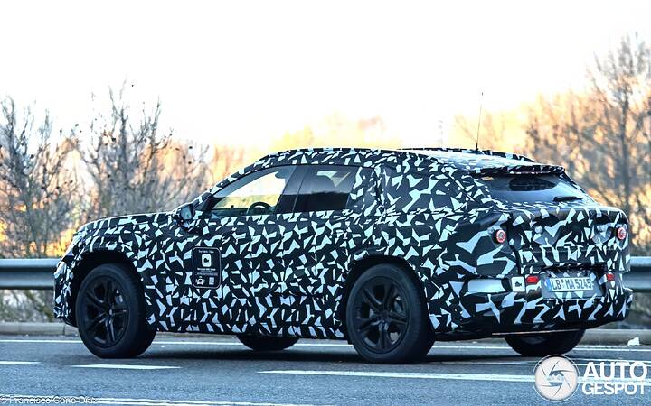 mercedes-amg-suv-3075e-c960405122025150622_6