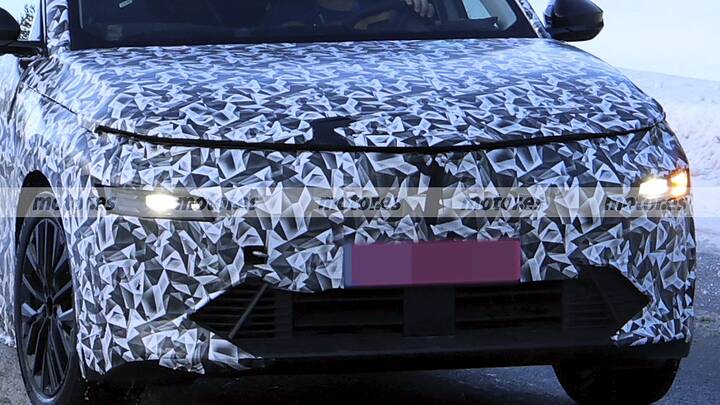 lancia-gamma-2026-fotos-espia-2026112995-1773065451_3