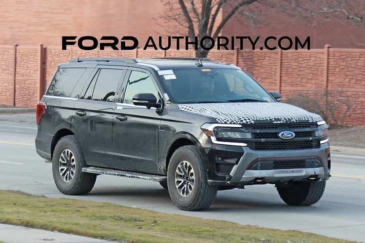 Ford-Expedition-Raptor-Prototype-Spy-Shots-February-2023-Exterior-002