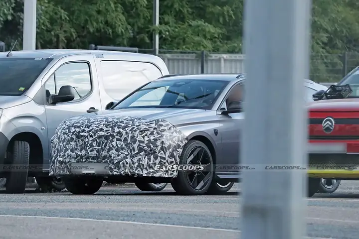 Peugeot-308-SW-spy-shots-00003-1536x1025