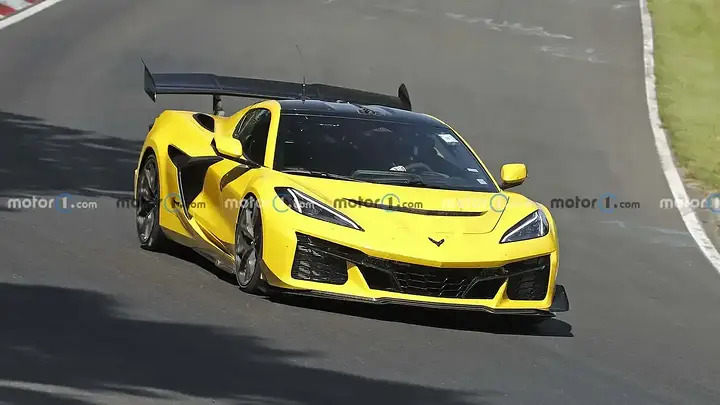 chevrolet-corvette-zora-2025-als-ungetarnter-erlkonig (13)
