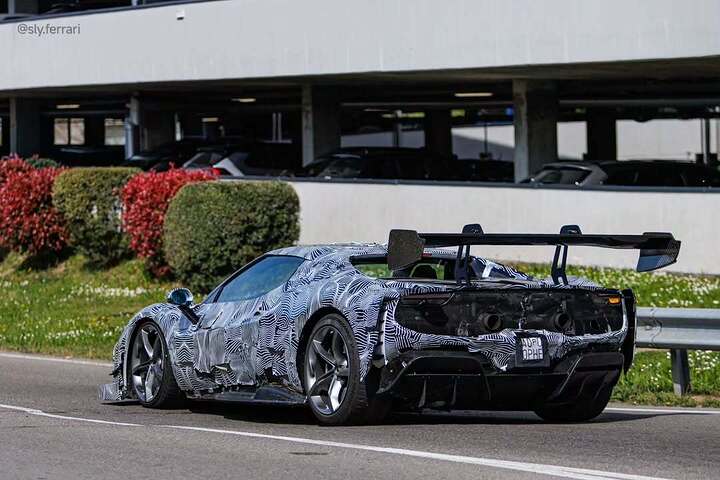 The testing continues for the 296 Challenge Stradale, codenamed F171CS.It will be unveiled at t (1)