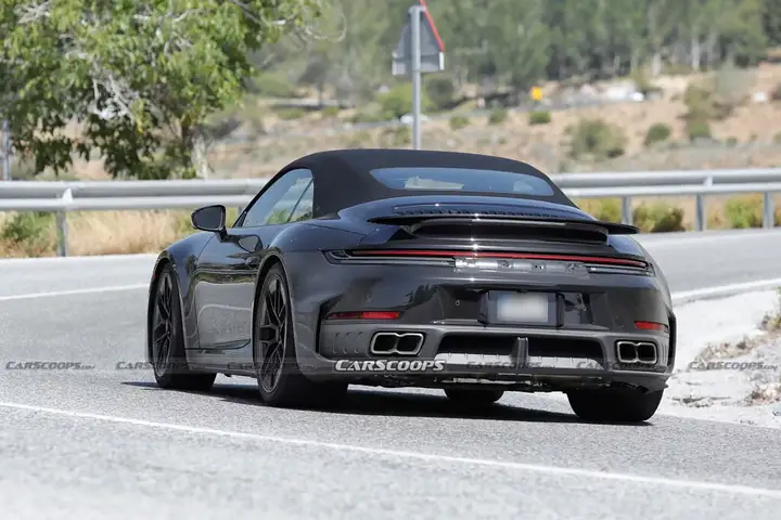 Porsche-911-Turbo-convertible-scoop-00015-1024x684