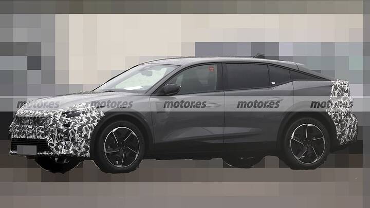 peugeot-408-facelift-2027-fotos-espia-2025110429-1759924010_6