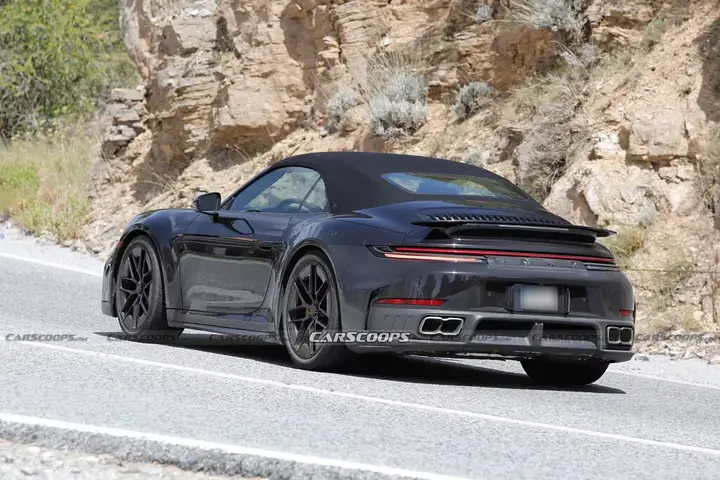 Porsche-911-Turbo-convertible-scoop-00006-1024x684