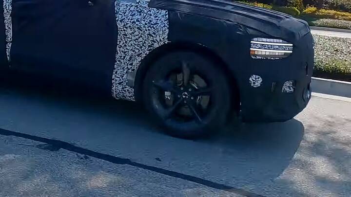 2025 Genesis GV70 Sport Facelift Spotted during testing  제네시스 GV70 0-20 screenshot