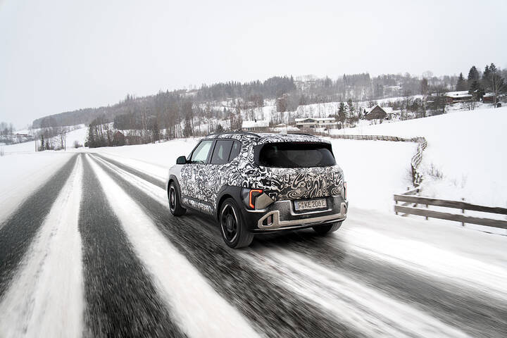 30392-kia-ev2-prototype-winter-test-norway-elprix-print-3600x2400-06