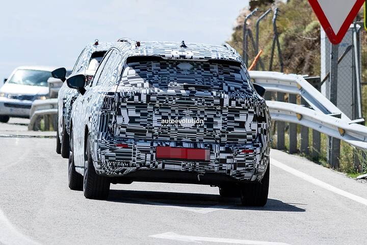 imgi_54_2026-skoda-epiq-spied-looking-sharp-small-electric-suv-features-concept-styling-cues_13