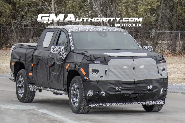 2027-Chevrolet-Silverado-1500-Crew-Cab-Short-Box-Prototype-Spy-Shots-March-2025-Exterior-016-front-three-quarters-1536x1024
