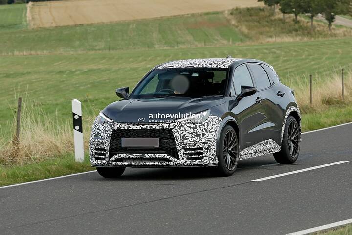 spy-photos-2027-lexus-lbx-morizo-rr-spied-with-minor-updates_17