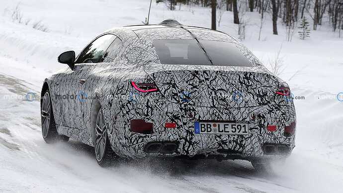 new-mercedes-amg-cle63-coupe-spy-photos (11)