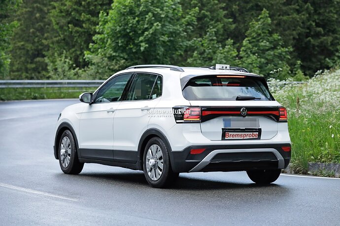 2024-vw-t-cross-says-no-to-camouflage-facelifted-small-crossover-spied-naked_11