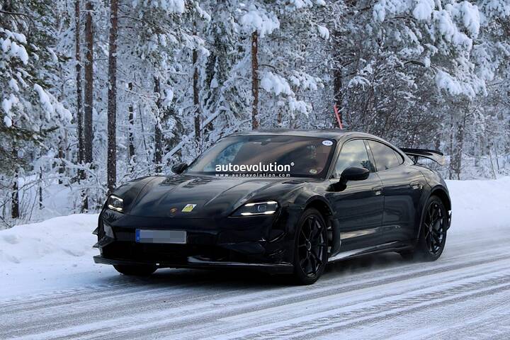 newcarscoops_Porsche Taycan GT4 RS (10)