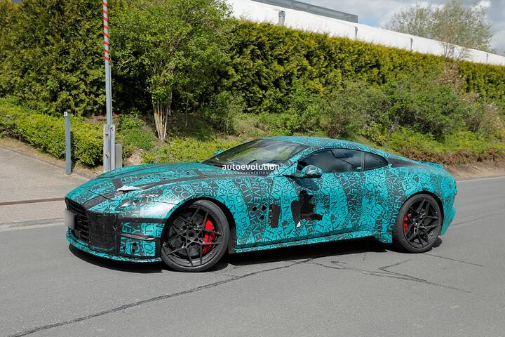 2025-aston-martin-dbs-superleggera-caught-with-production-exhaust-outlets_4