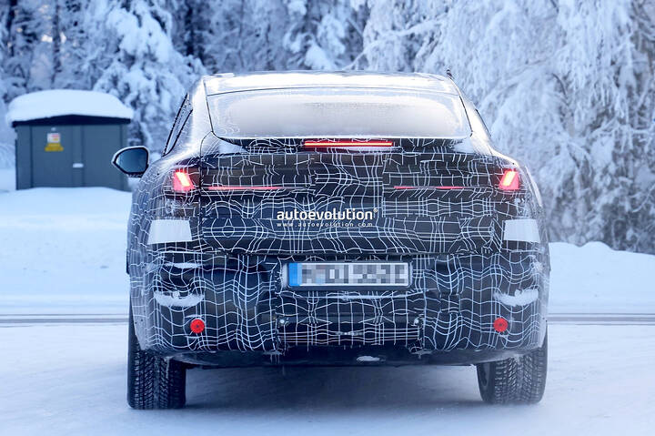 2027-bmw-ix4-spyshots-newcarscoops-0005