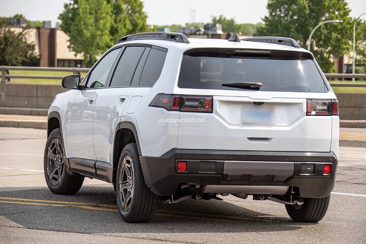 all-new-2026-jeep-cherokee-leaves-its-camouflage-at-home_16
