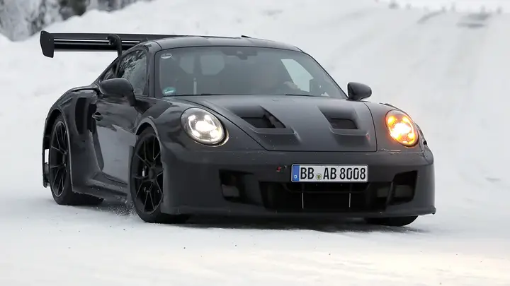 Porsche 911 GT3 RS facelift 992 Jan 26-newcarscoops-3