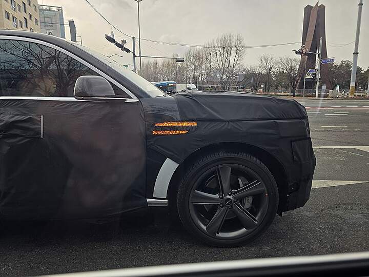 2027 Genesis GV90 give us a closer look inside the cabin - newcarscoops - 0524