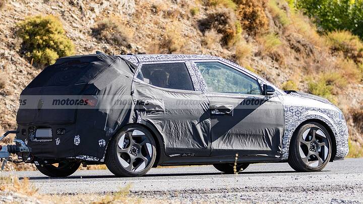 hyundai-i20-2027-fotos-pruebas-desarrollo-2025109921-1756979014_12