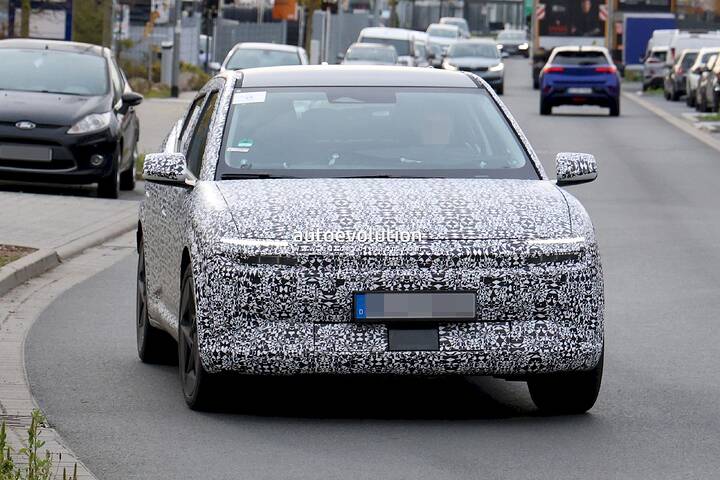 imgi_61_the-hyundai-ioniq-3-spied-with-concept-three-cues-tesla-esque-pleos-infotainment-system_11