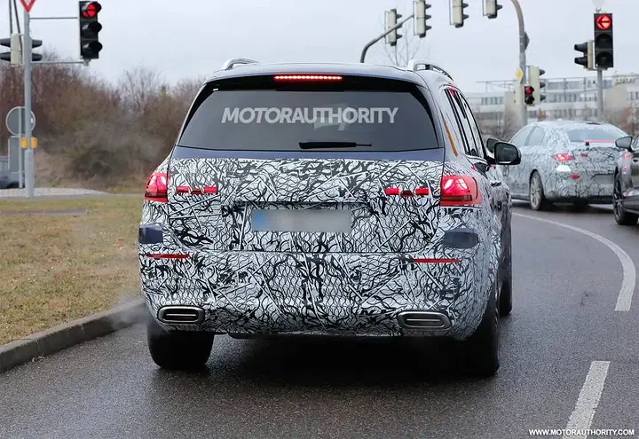 2027-mercedes-benz-maybach-gls-class-facelift-spy-shots--photo-via-baldauf_100954021_l