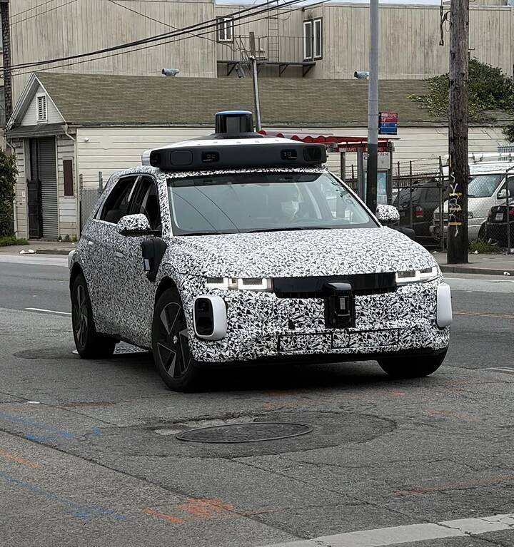 Waymo Ioniq 5-newcarscoops-4081355