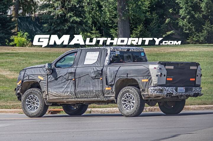 2027-Chevrolet-Silverado-ZR2-1500-Prototype-Spy-Shots-September-2025-Exterior-015