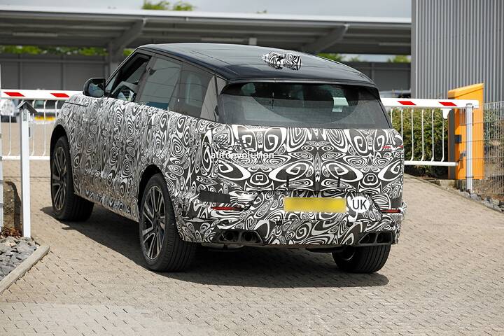spy-photos-range-rover-sport-facelift-newcarscoops_21