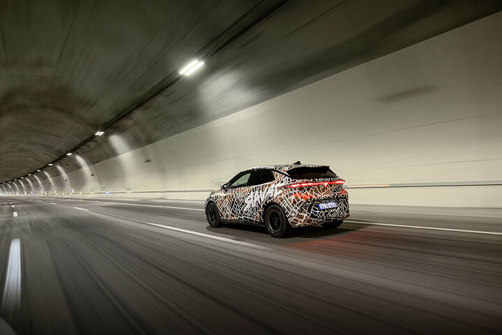 12_CUPRA_Raval_Dynamic