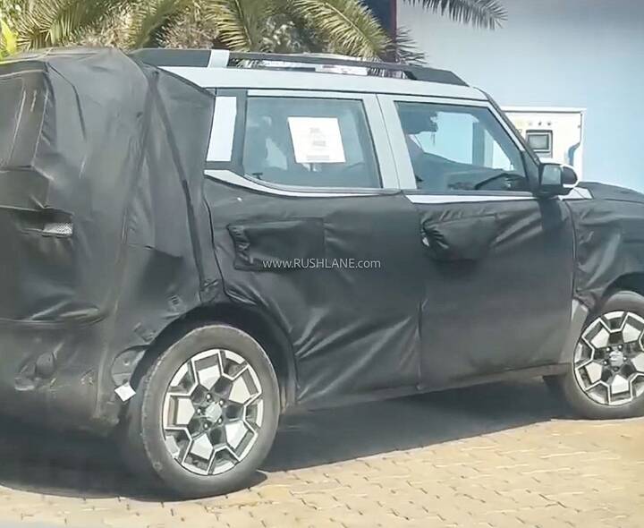 2027-hyundai-electric-suv-spied-new-small-newcarscoops-3