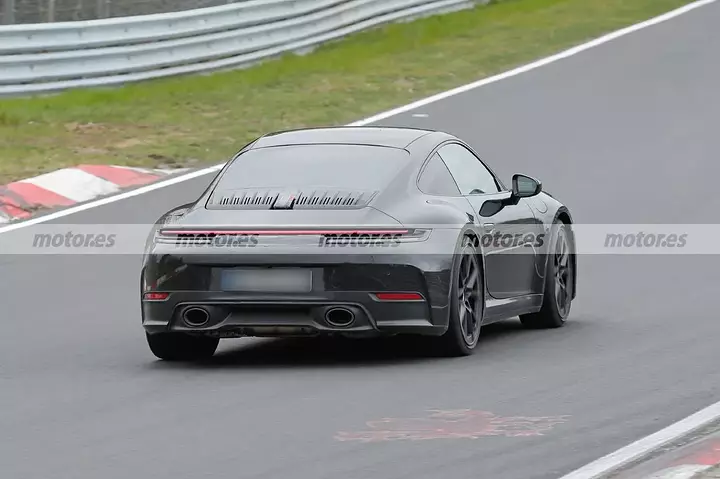 porsche-911-facelift-2024-fotos-espia-nurburgring-2024101745-1714068764_7