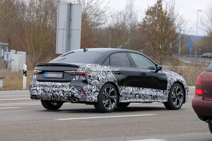 facelifted-audi-s3-spied-with-smaller-grille-maybe-bmw-can-learn-a-thing-or-two-from-it_28