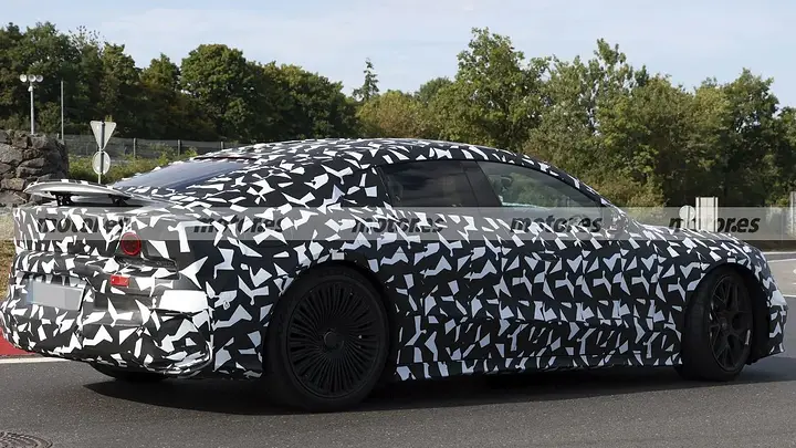 mercedes-amg-gt-berlina-2026-fotos-espia-2025109703-1755853085_11