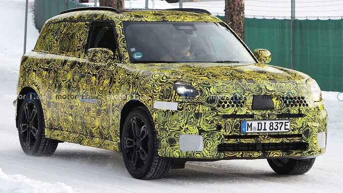 mini-countryman-ev-spy-photos (9)