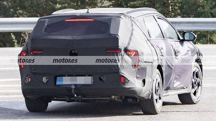 kia-k4-estate-2026-fotos-espia-2025109798-1756496614_19