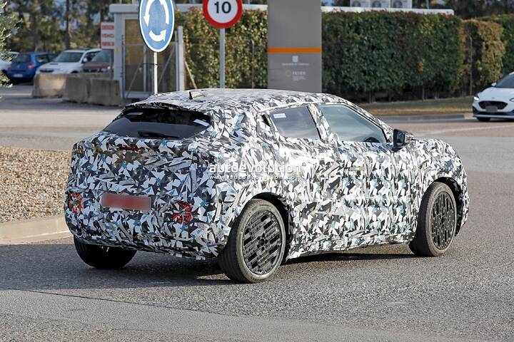 imgi_39_2027-nissan-juke-ev-makes-another-photo-appearance-as-it-prepares-for-production_9