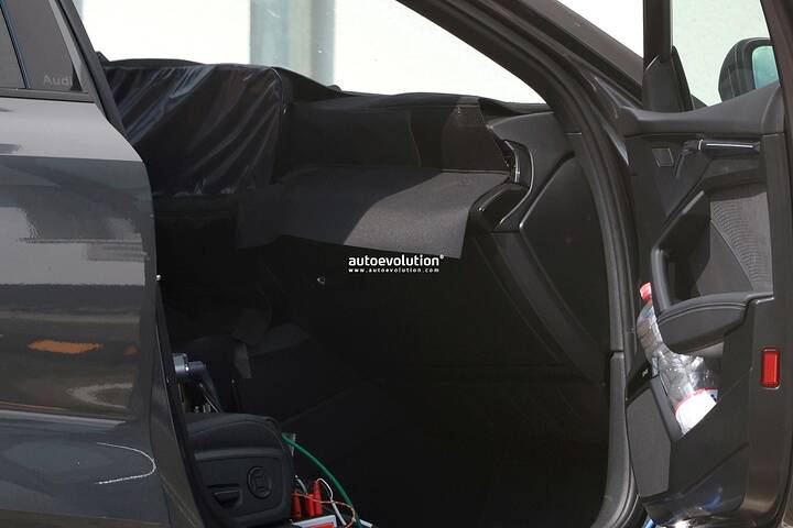 imgi_37_2026-audi-s3-interior-update-features-steeing-wheel-with-capacitive-touch-buttons_2
